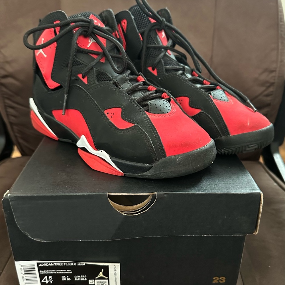 Jordan True Flight Size 4.5Y